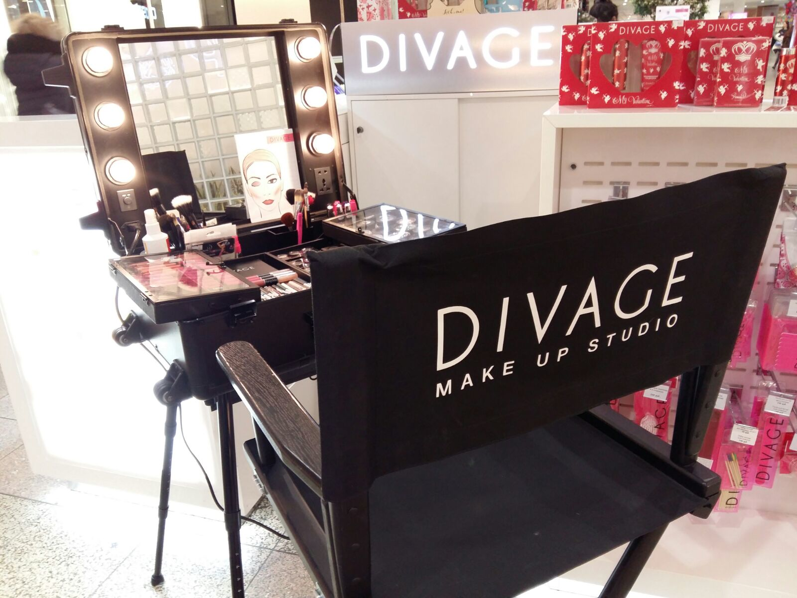  DIVAGE make up studio     !