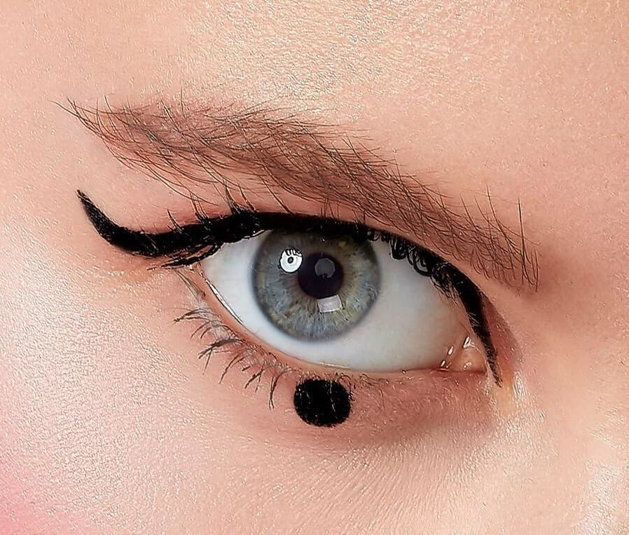 Как правильно рисовать стрелки на глазах | Уроки макияжа | Дзен